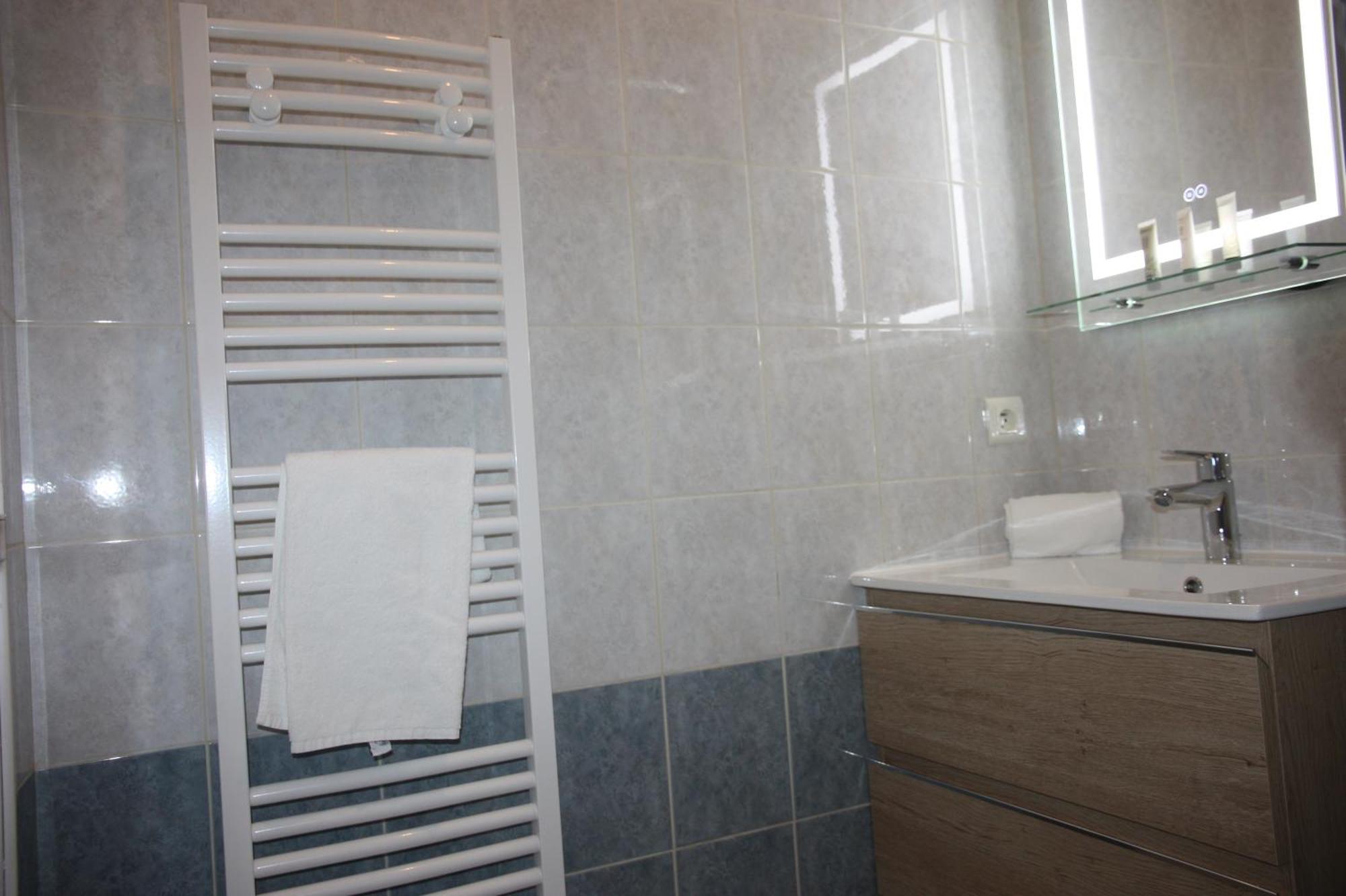 Resid'Spa Loire & Sevre - Appartement Rezé Eksteriør billede